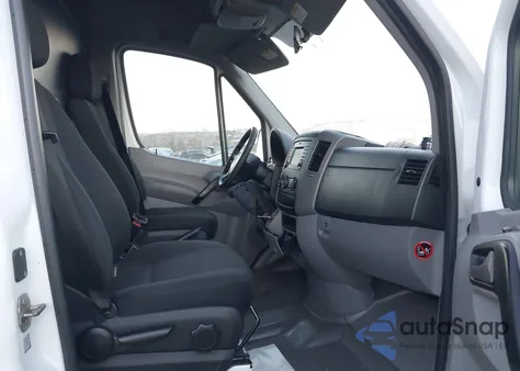 2017 Mercedes-Benz Sprinter 2500 Standard Roof V6 из США, поврежденный, VIN WD3PE7CD4HP538382